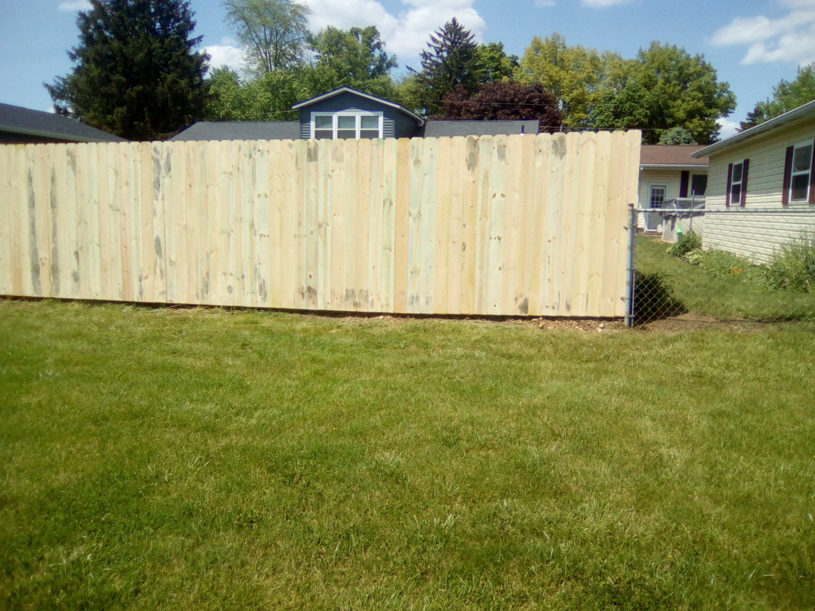 Fencing contractor Newark, OH McCoy's Fence Co.